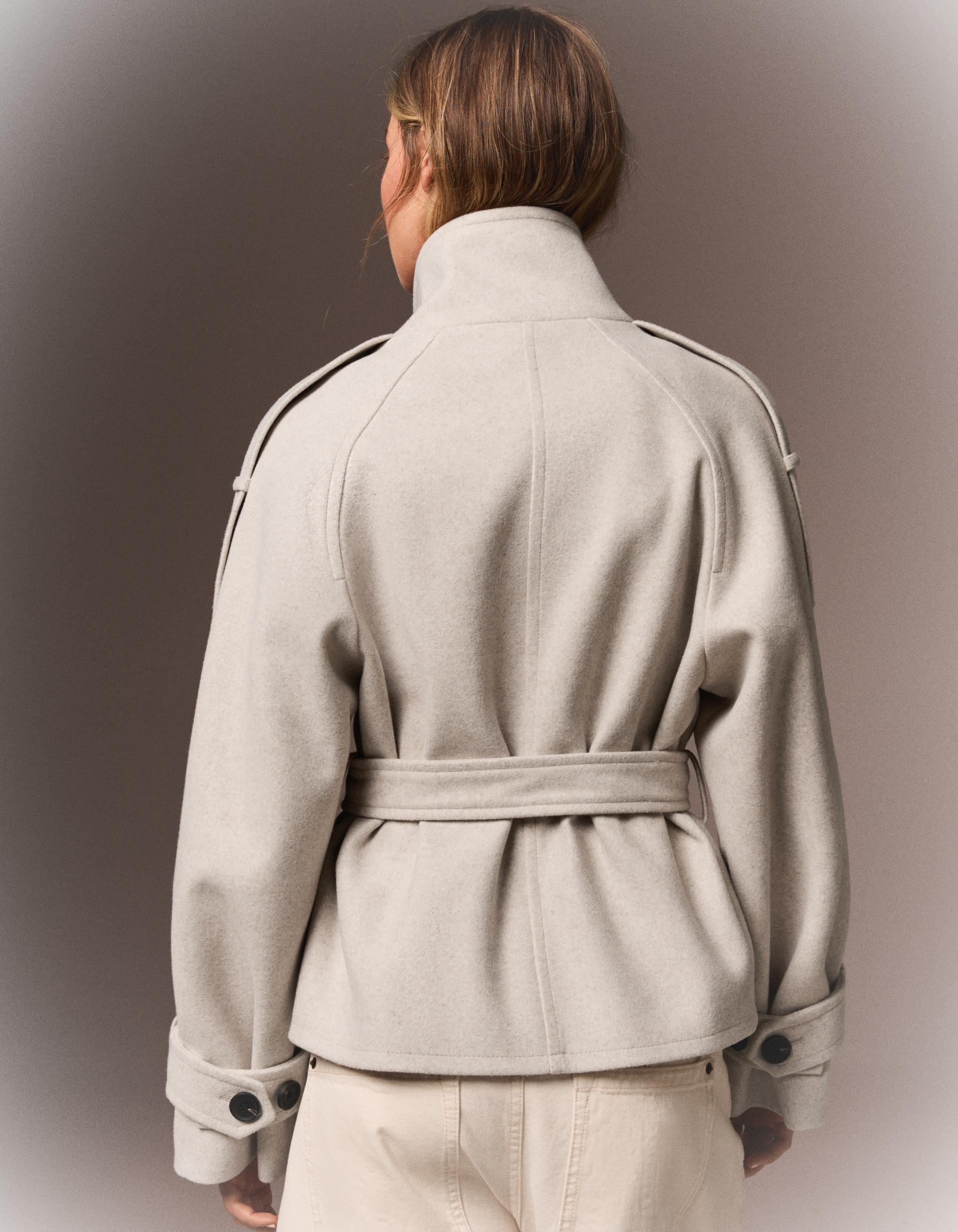 Funnel Neck Trench Jacke Creamy